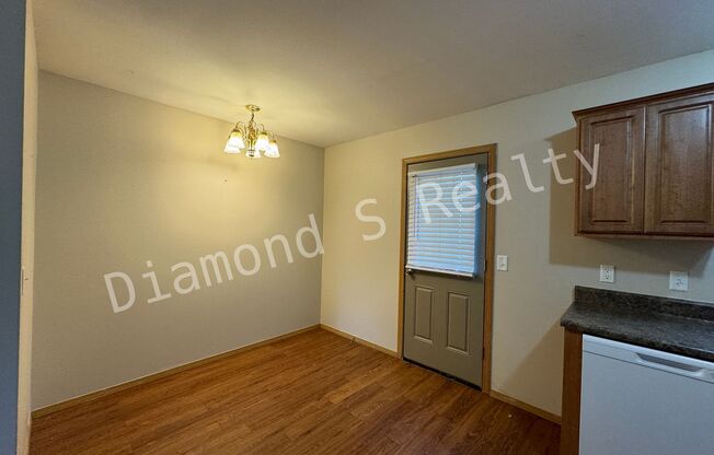 2 beds, 1.5 baths, $750, Unit 311