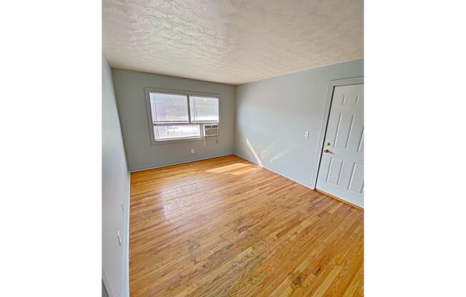 Redman Avenue 4602 - 4608
