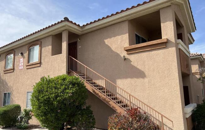 2 beds, 2 baths, 1,048 sqft, $1,500
