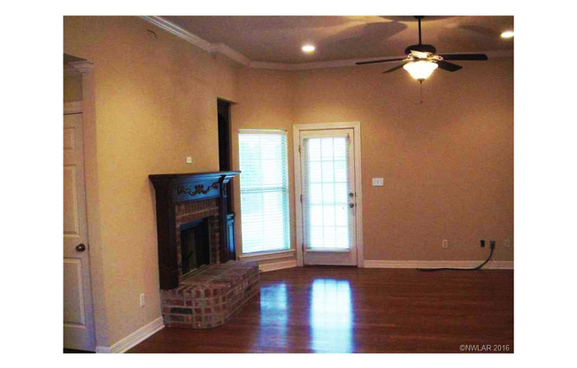 4 beds, 2 baths, $1,645