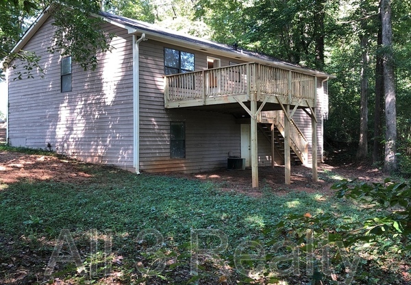 300 NORTHLAND RD