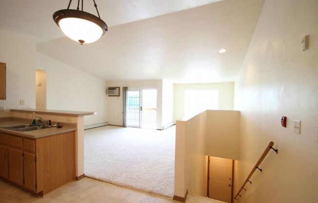 2 beds, 2 baths, $1,515, Unit 2766-10