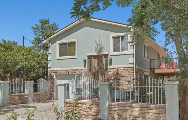 3137 W 20 AVE
