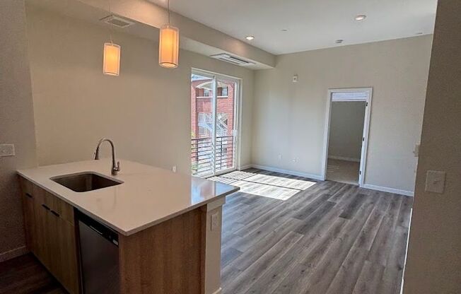 2 beds, 2 baths, 720 sqft, $1,999, Unit 820 #301