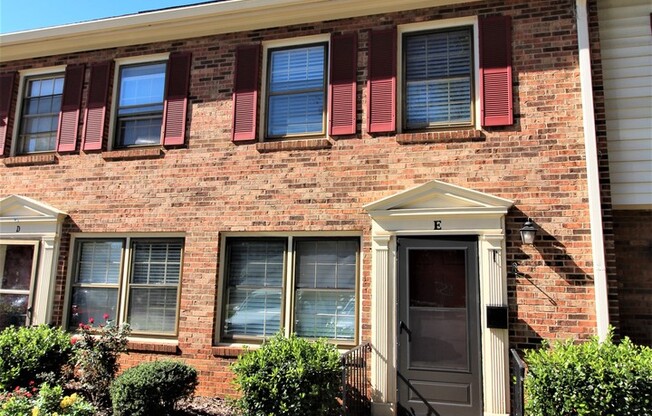 Renovated 2 Bedroom Townhome by the Light Rail!