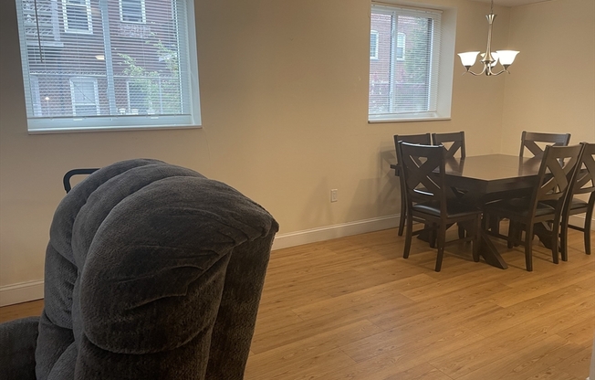 549 E 4 ST
