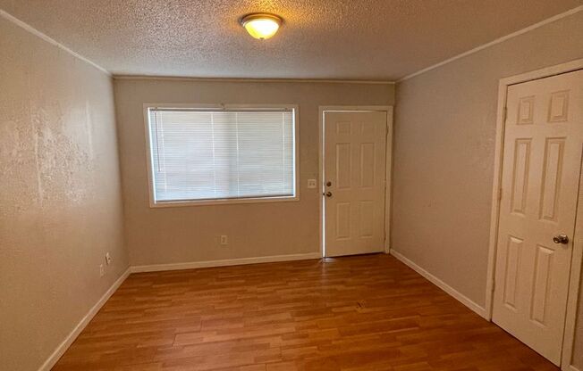 2 beds, 1 bath, $1,400, Unit 1816 HILE #C4