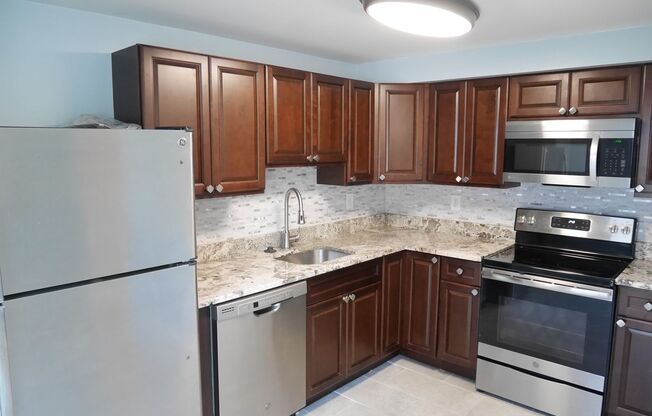 Spacious Townhome- Parkville, MD