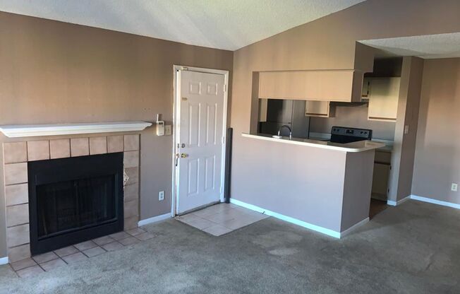 Excellent 2 bed / 1 bath within Regency Gardens near Orlando International  Airport