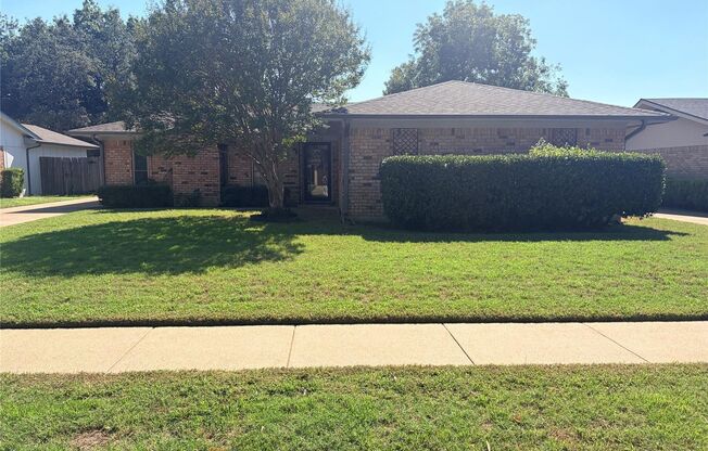 1620 Lexington Place, Bedford, Texas 76022