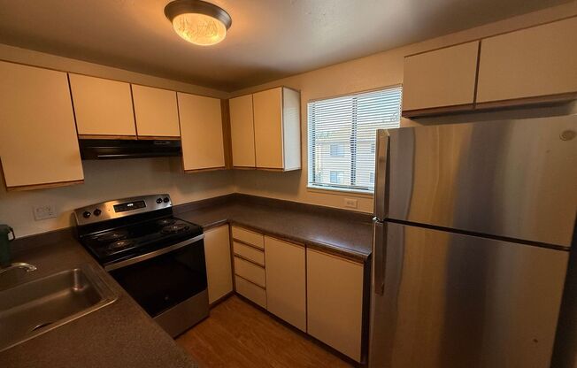 2 beds, 1 bath, 830 sqft, $1,950, Unit F303