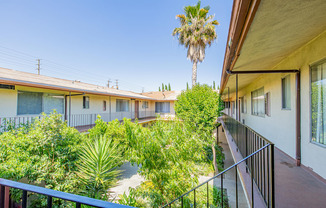 Parthenia Twin Apartments