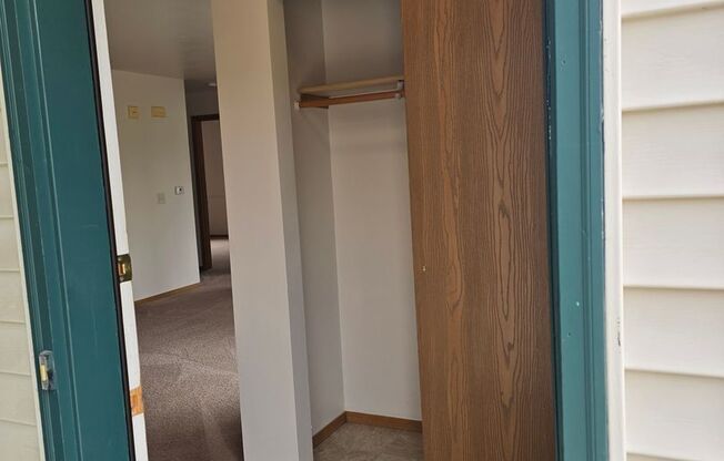 2 beds, 1 bath, 850 sqft, $1,259, Unit PL   7507