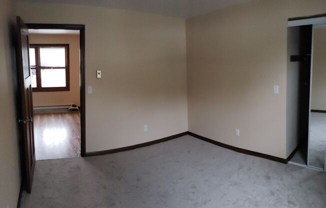 2 beds, 1 bath, 615 sqft, $795, Unit Apt. 2