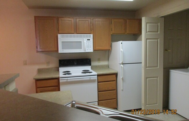 1 bed, 1 bath, 784 sqft, $1,230, Unit 607