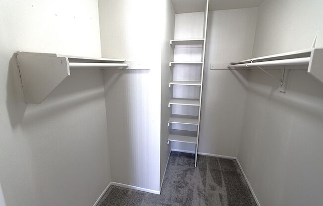 2 beds, 2 baths, 935 sqft, $2,098, Unit 301