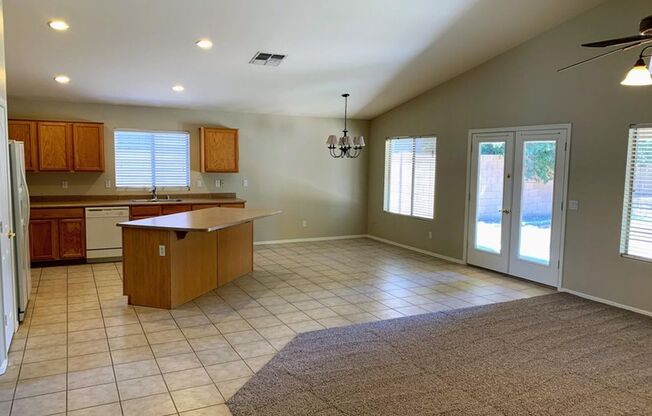 Nice 3 bedroom 2 bath home in Mesa!