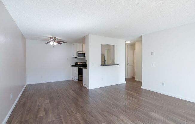 1 bed, 1 bath, 704 sqft, $2,095, Unit B-31