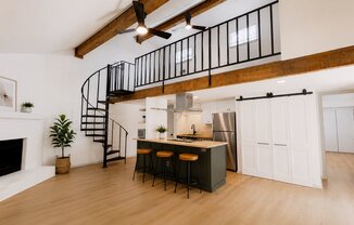 7004 OAK MDW CIR