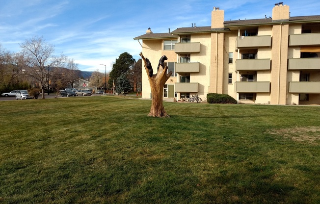 2 weeks FREE! Cozy 2B/1.5B Quiet Boulder Unit