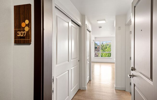 Studio, 1 bath, 461 sqft, $1,550, Unit 307
