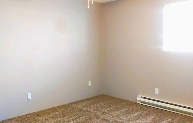 2 beds, 1 bath, 830 sqft, $1,355, Unit E-114