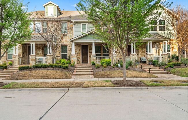 Charming Townhome in the Coveted Viridian Community!