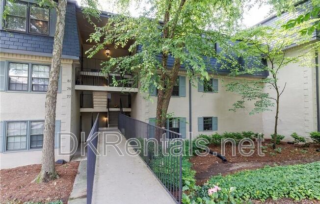 82 MONTRE SQ NW