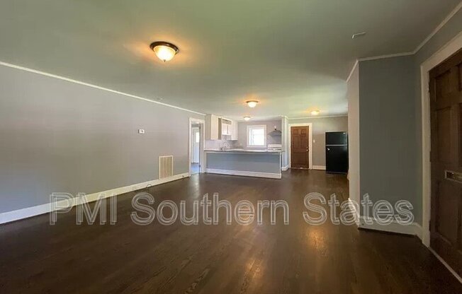 303 W BUFORD ST