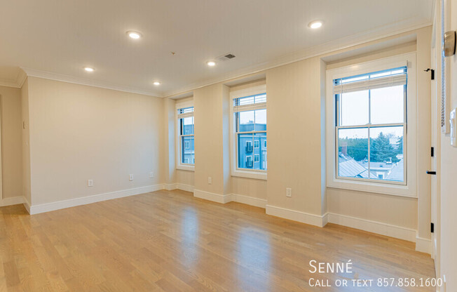305 MAVERICK ST