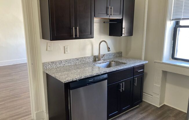 2 beds, 1 bath, 764 sqft, $1,649, Unit 1301-51