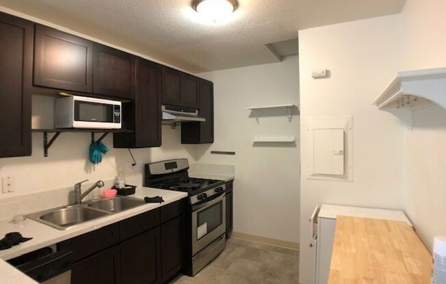 Charming Studio Condo in Portland!! Located in Bethany Village w/ Washer + Dryer Included!!