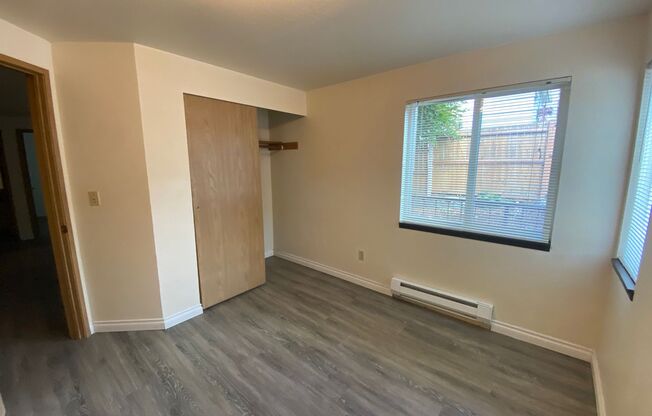 3 beds, 1.5 baths, $2,795, Unit 9