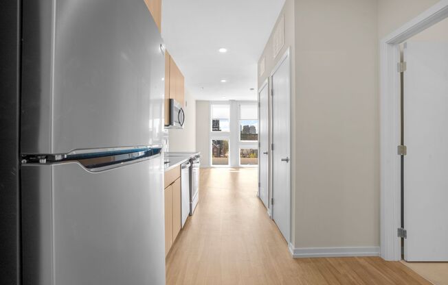 Studio, 1 bath, 548 sqft, $1,730, Unit 717