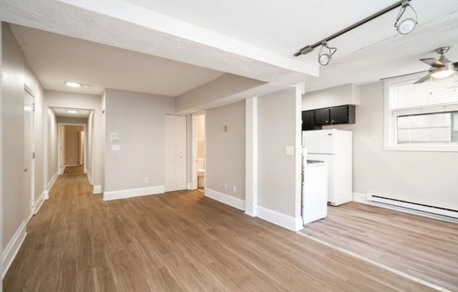 2 beds, 1 bath, 769 sqft, $1,350, Unit 227-100