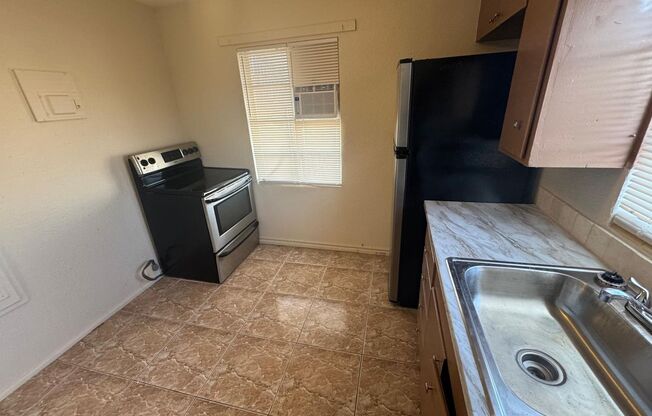 2 Bedroom 1 Bath 2nd floor unit WATER INCLUDED, Lake Worth Beach. NO HOA