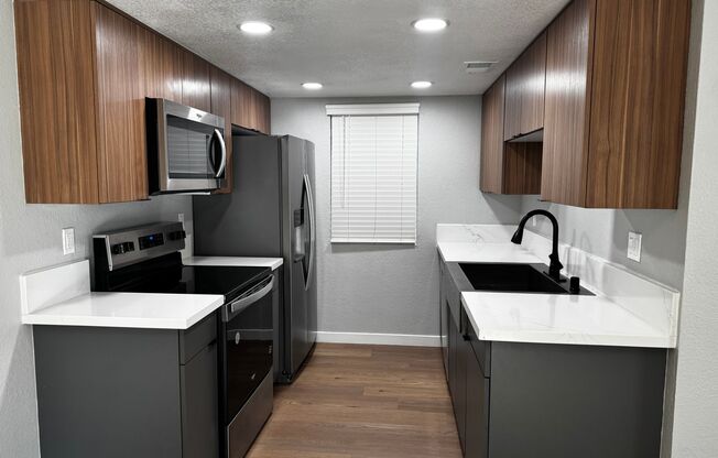 2 beds, 1 bath, 875 sqft, $2,550, Unit 639