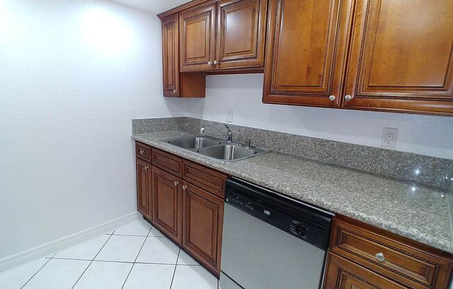 2 beds, 2 baths, 910 sqft, $2,950, Unit 215