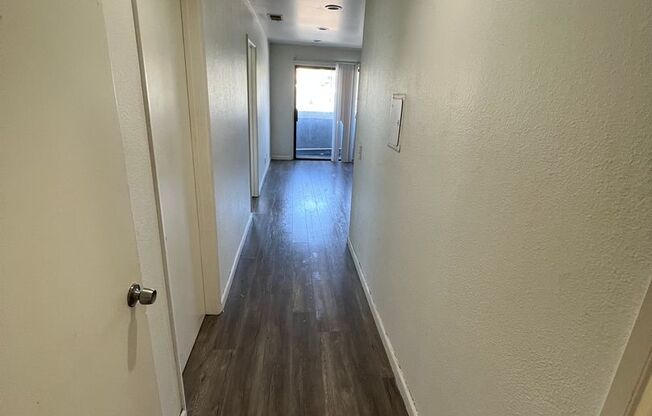 2 Bedroom/1.5 Bath in great location!