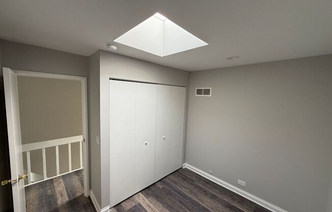 2 beds, 1.5 baths, $2,700, Unit 303