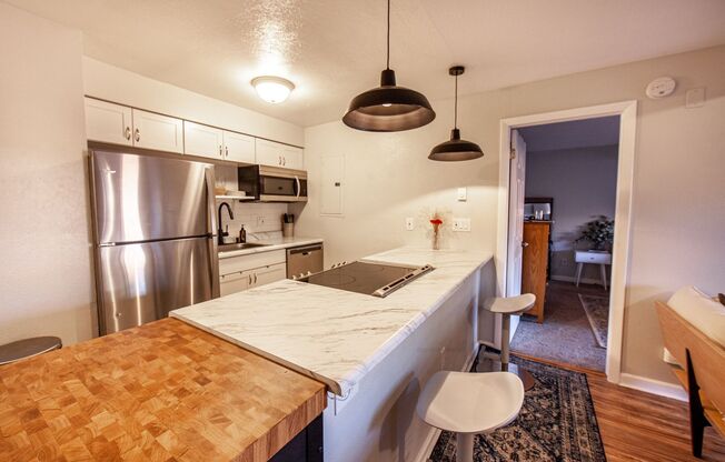 1 bed, 1 bath, $2,000, Unit UNIT 39 2