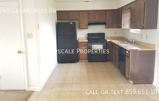 2949 CEDARCREST DR
