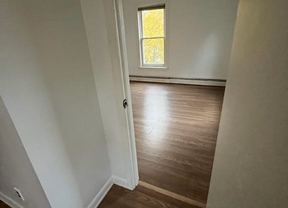 1 bed, 1 bath, $1,875, Unit 4