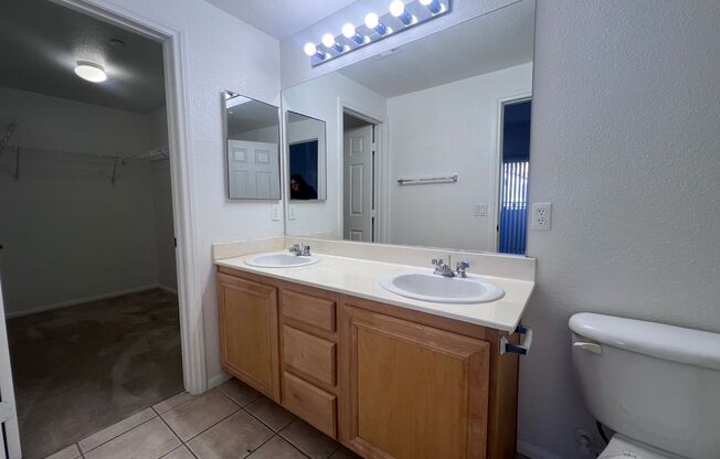 2 beds, 2 baths, $1,650, Unit # 2034