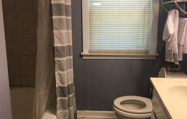 2 beds, 1 bath, $1,700