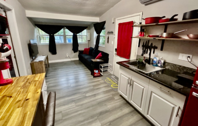 814 E 126 AVE