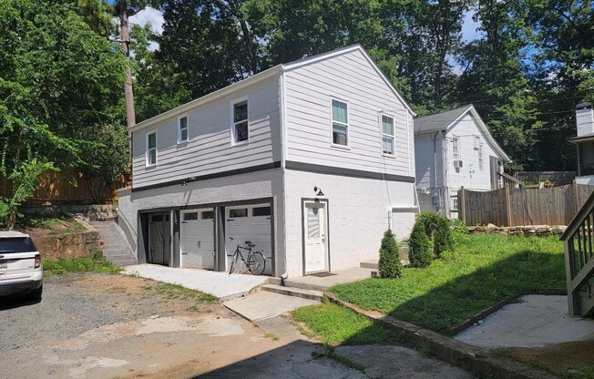 1896 RIDGEWOOD DR