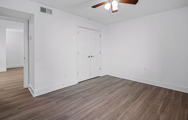 1 bed, 1 bath, 694 sqft, $957, Unit 4