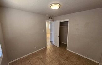 2 beds, 1 bath, 750 sqft, $850, Unit 3421 A