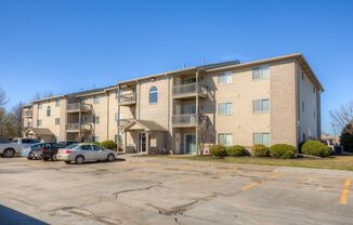 2 beds, 2 baths, $1,210, Unit 02